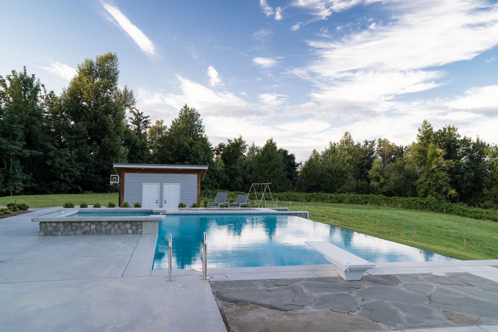 Concrete-swimming-pool-azuro-REI026